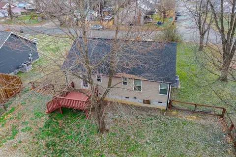 View/Area - 210 Hardin Ave, Dickson, TN 37055 photo 2 of 10