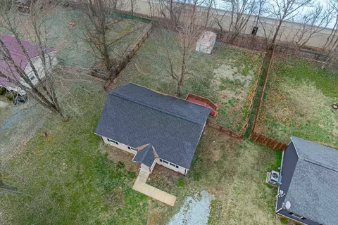 View/Area - 210 Hardin Ave, Dickson, TN 37055 photo 3 of 10