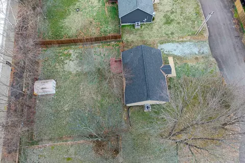 View/Area - 210 Hardin Ave, Dickson, TN 37055 photo 9 of 10