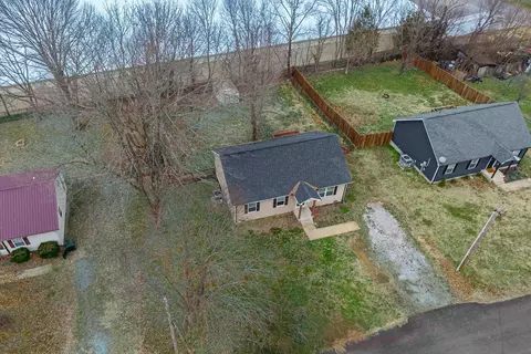 View/Area - 210 Hardin Ave, Dickson, TN 37055 photo 7 of 10