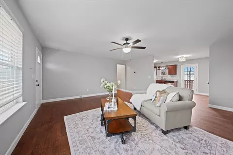 Living - 210 Hardin Ave, Dickson, TN 37055 photo 3 of 3