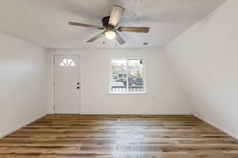 Living - 415 Durrett St, Springfield, TN 37172 photo 3 of 10