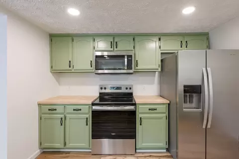 Kitchen - 415 Durrett St, Springfield, TN 37172 photo 2 of 7