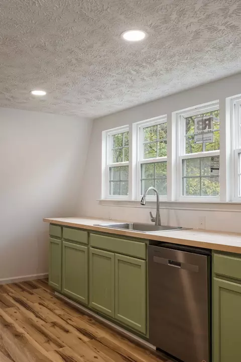 Kitchen - 415 Durrett St, Springfield, TN 37172 photo 6 of 7
