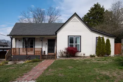 107 E Ward St, Centerville, TN 37033
