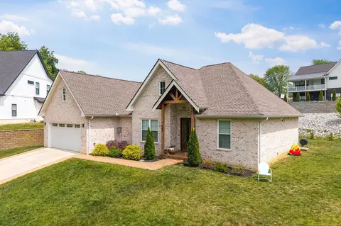 623 Longstreet Dr, Cookeville, TN 38506