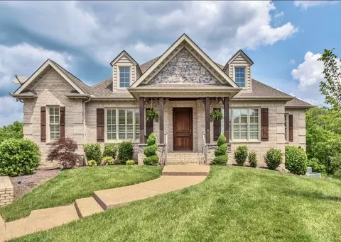 7008 Grackle Ct, Spring Hill, TN 37174