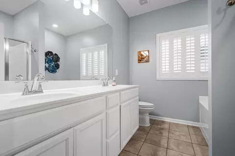 Bath - 6004 Venable Ct, Fairview, TN 37062 photo 1 of 3