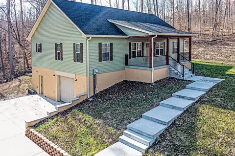 1875 Rocky Hollow Rd, Erin, TN 37061