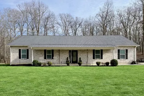 8011 Valley Rd, Nunnelly, TN 37137