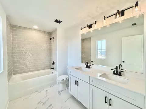 525 Canal Cir, Nashville, TN 37214