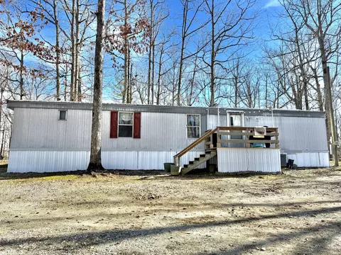 299 Sunset Dr, Holladay, TN 38341 photo 1