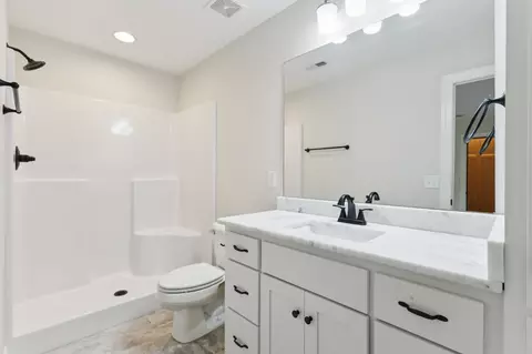 Bath - 126 Tom Walker Dr, Beechgrove, TN 37018 photo 5 of 6