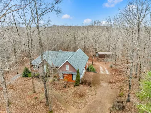250 Windwood Ln, Hohenwald, TN 38462