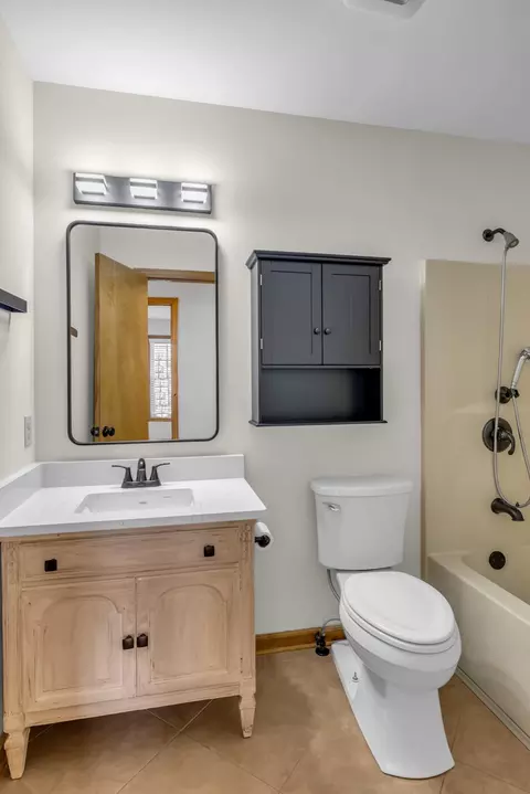 Bath - 2195 Clara Mathis Rd, Spring Hill, TN 37174 photo 3 of 6