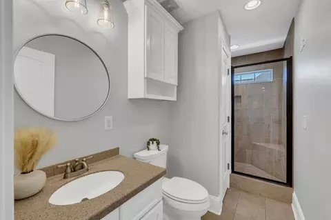 Bath - 953 Warrior Dr, Murfreesboro, TN 37128 photo 5 of 6