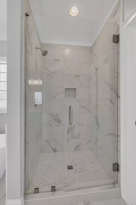 Bath - 953 Warrior Dr, Murfreesboro, TN 37128 photo 4 of 6