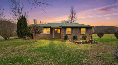 7610 Sr 50, Pelham, TN 37366