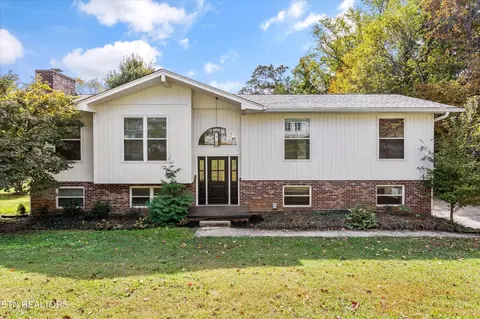 1416 Live Oak Cir, Knoxville, TN 37932