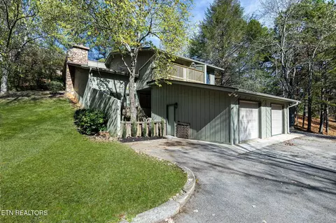 1900 Ridgecrest Dr #202, Knoxville, TN 37918