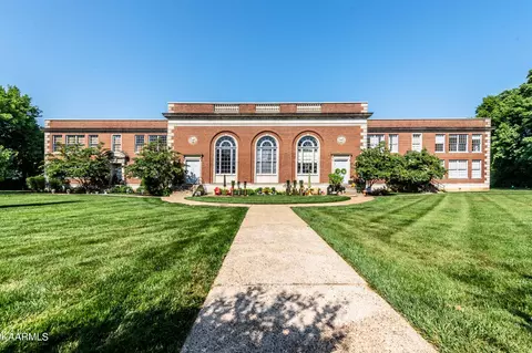 523 N Bertrand St #208, Knoxville, TN 37917