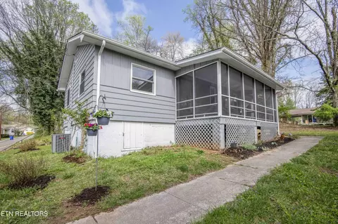 604 Florida Ave, Oak Ridge, TN 37830