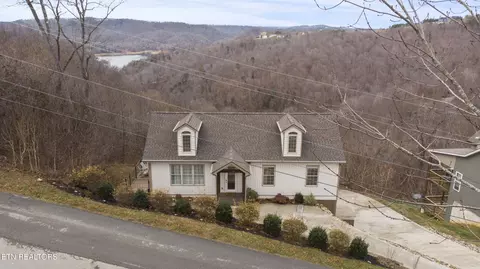 576 Hickory Pointe Ln, Maynardville, TN 37807