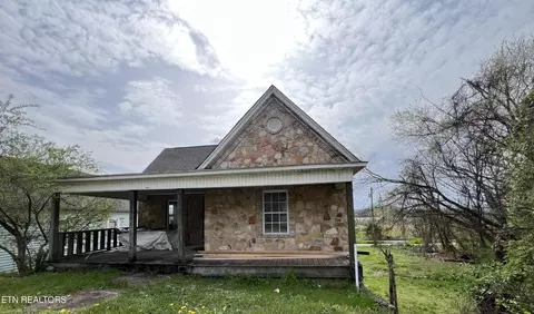 722 W Broadway St, Lenoir City, TN 37771