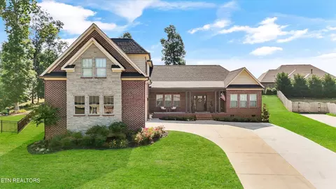 1144 Cobblestone Dr, Lenoir City, TN 37772