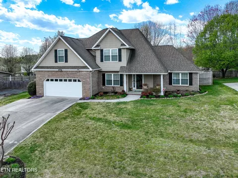 1075 Paxton Dr, Knoxville, TN 37918