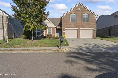 12827 Lily Pond Ln, Knoxville, TN 37922