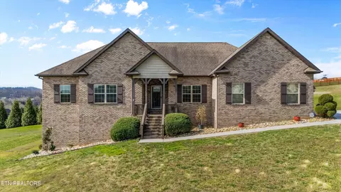2827 Sagegrass Dr, Louisville, TN 37777