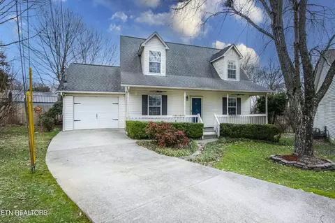 6100 Emerald Hills Ln, Knoxville, TN 37912