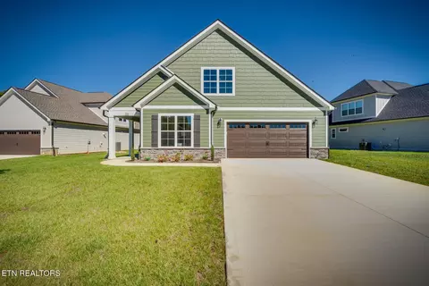 278 Trillium Tr, Lenoir City, TN 37771