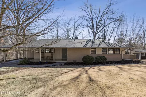 109 Ditman Ln, Oak Ridge, TN 37830