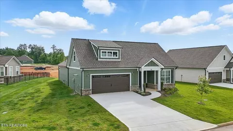 315 Trillium Tr, Lenoir City, TN 37771