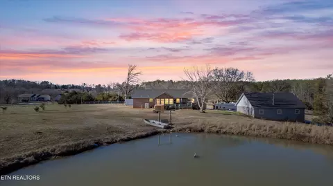 340 Vernie Lee Rd, Friendsville, TN 37737