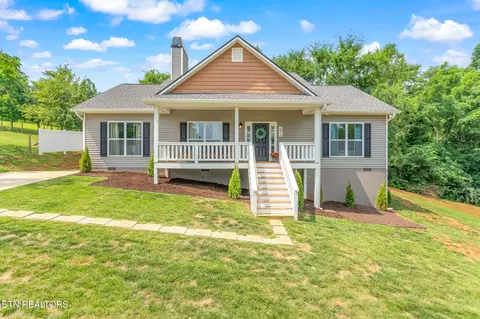 2615 Surftide Dr, Dandridge, TN 37725