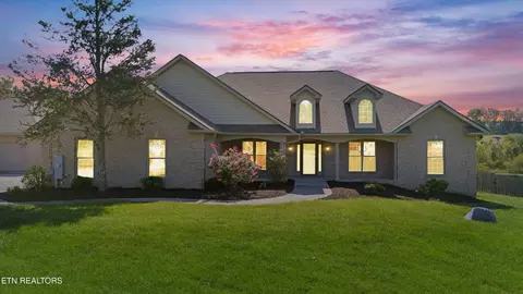 1017 Lola Ln, Walland, TN 37886
