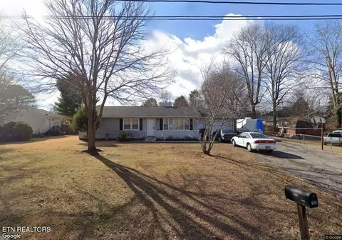 904 W Parkway Ave, Knoxville, TN 37912