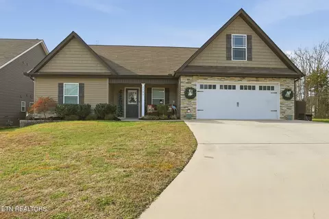 2383 Eppie Cove Ln, Knoxville, TN 37931