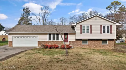 324 Wardley Rd, Knoxville, TN 37934