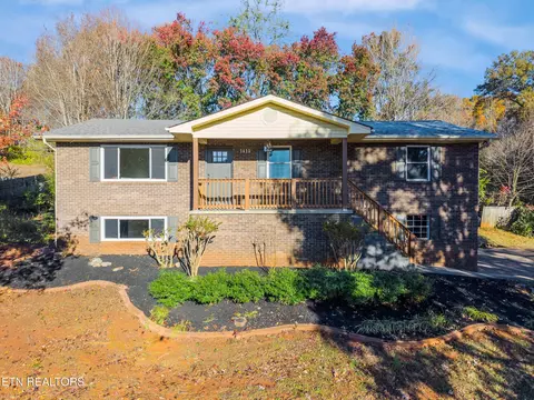 1413 Mount Vista Dr, Knoxville, TN 37920