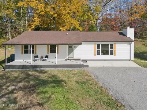 211 Mccarroll Ln, Harriman, TN 37748