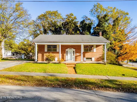 526 Margrave Dr, Harriman, TN 37748