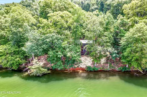 198 Peninsula Dr, Rockwood, TN 37854