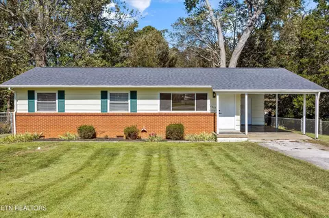 4313 Walking Dr, Knoxville, TN 37912