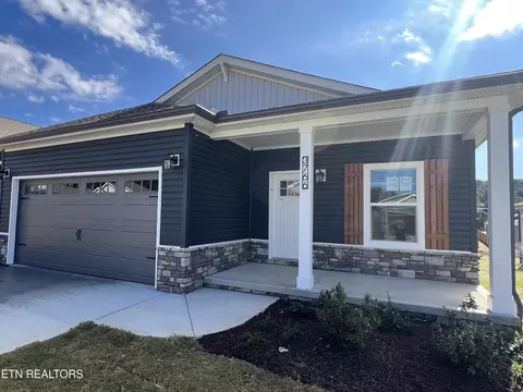 3766 Crimson Clover Ln, Knoxville, TN 37924