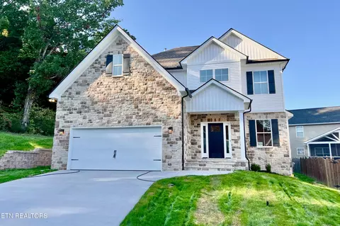 2611 Sweeping Rain Ln, Knoxville, TN 37931