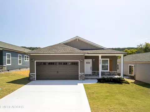 3736 Crimson Clover Ln, Knoxville, TN 37924